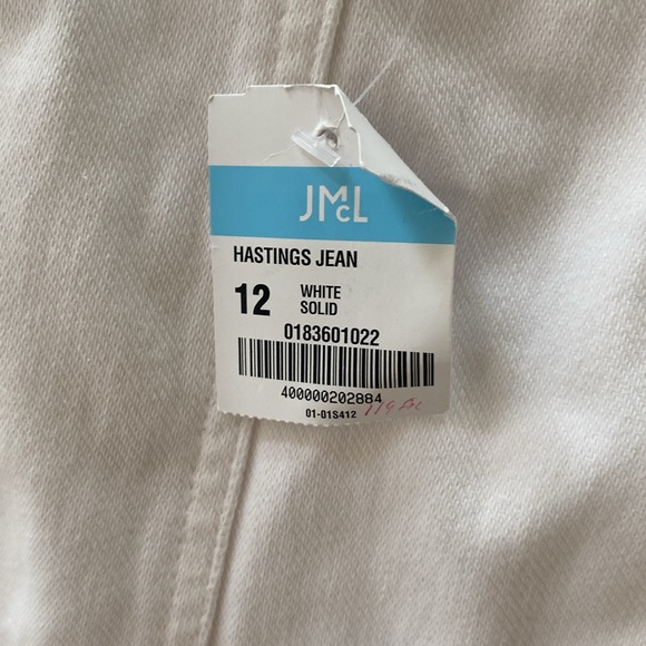 White J Mclaughlin jeans NWT with eight brass button snaps . Size 12 - Picture 3 of 6